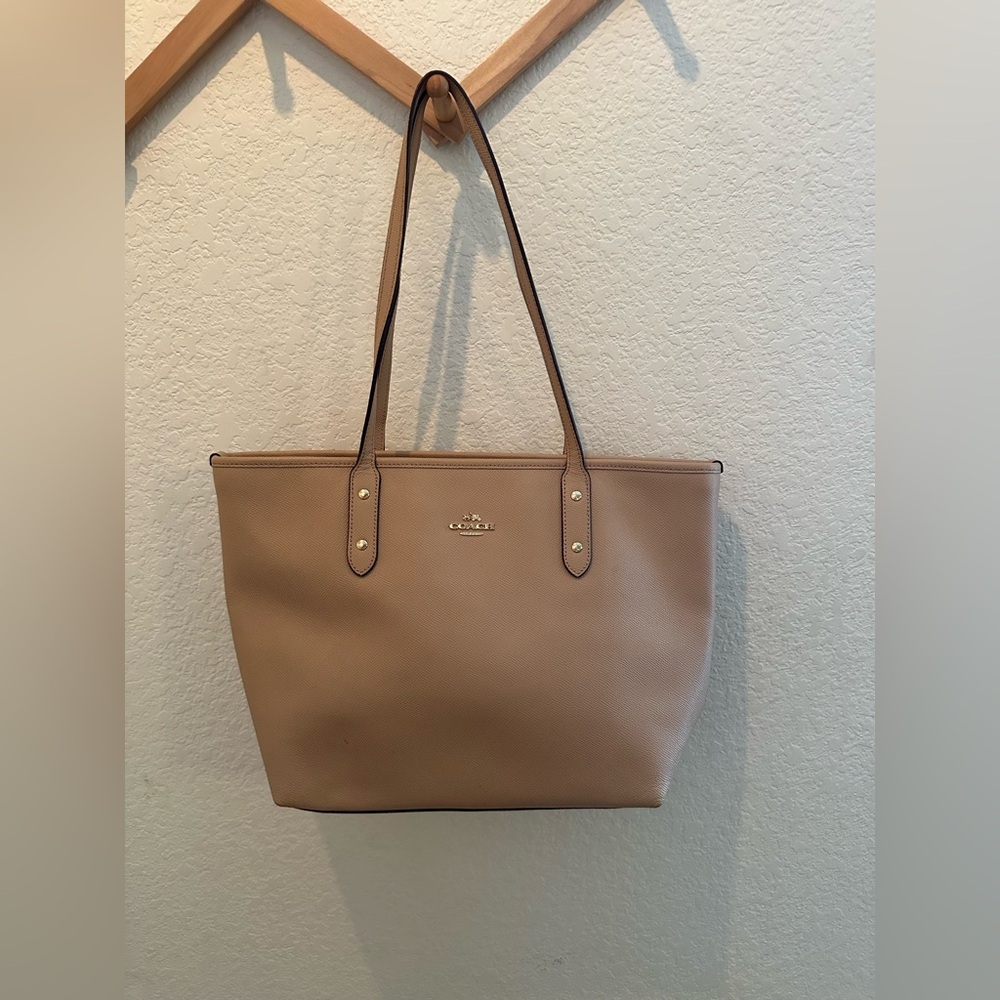 Coach Tan Leather Tote Minimalist Design - Picture 2 of 14